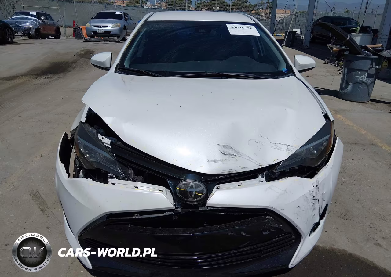 2018 Toyota Corolla Le VIN:5YFBURHE9JP742826 - 12