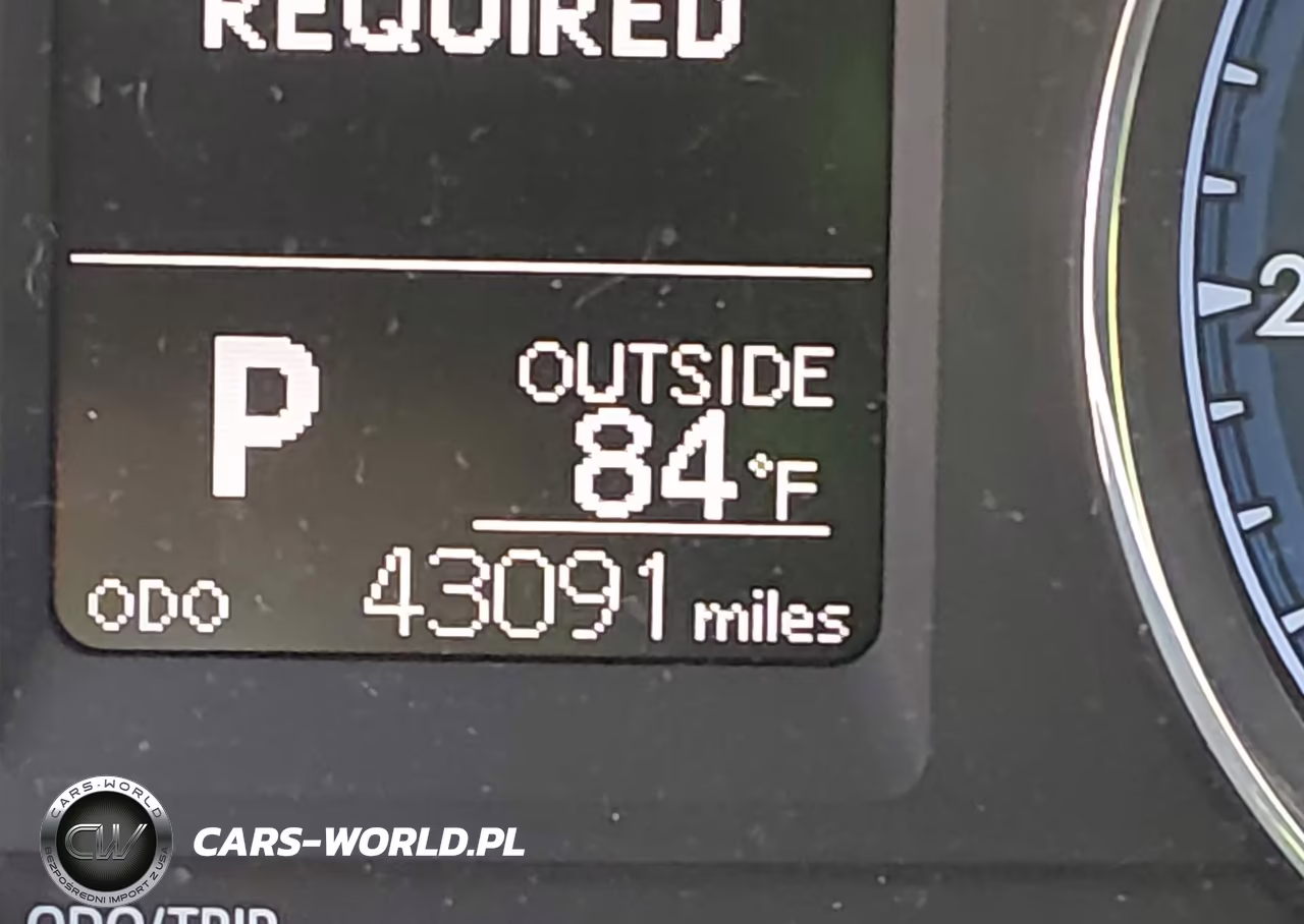 2018 Toyota Corolla Le VIN:5YFBURHE9JP742826 - 15