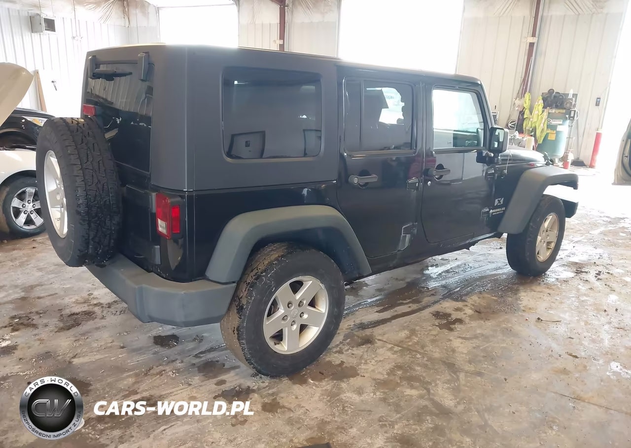 2009 Jeep Wrangler Unlimited X VIN:1J4GA39129L749199 - 4