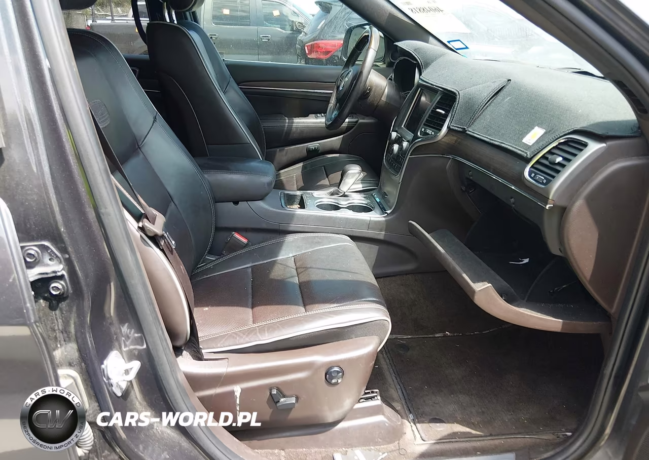 2018 Jeep Grand Cherokee Overland 4X2 VIN:1C4RJECG2JC142196 - 5