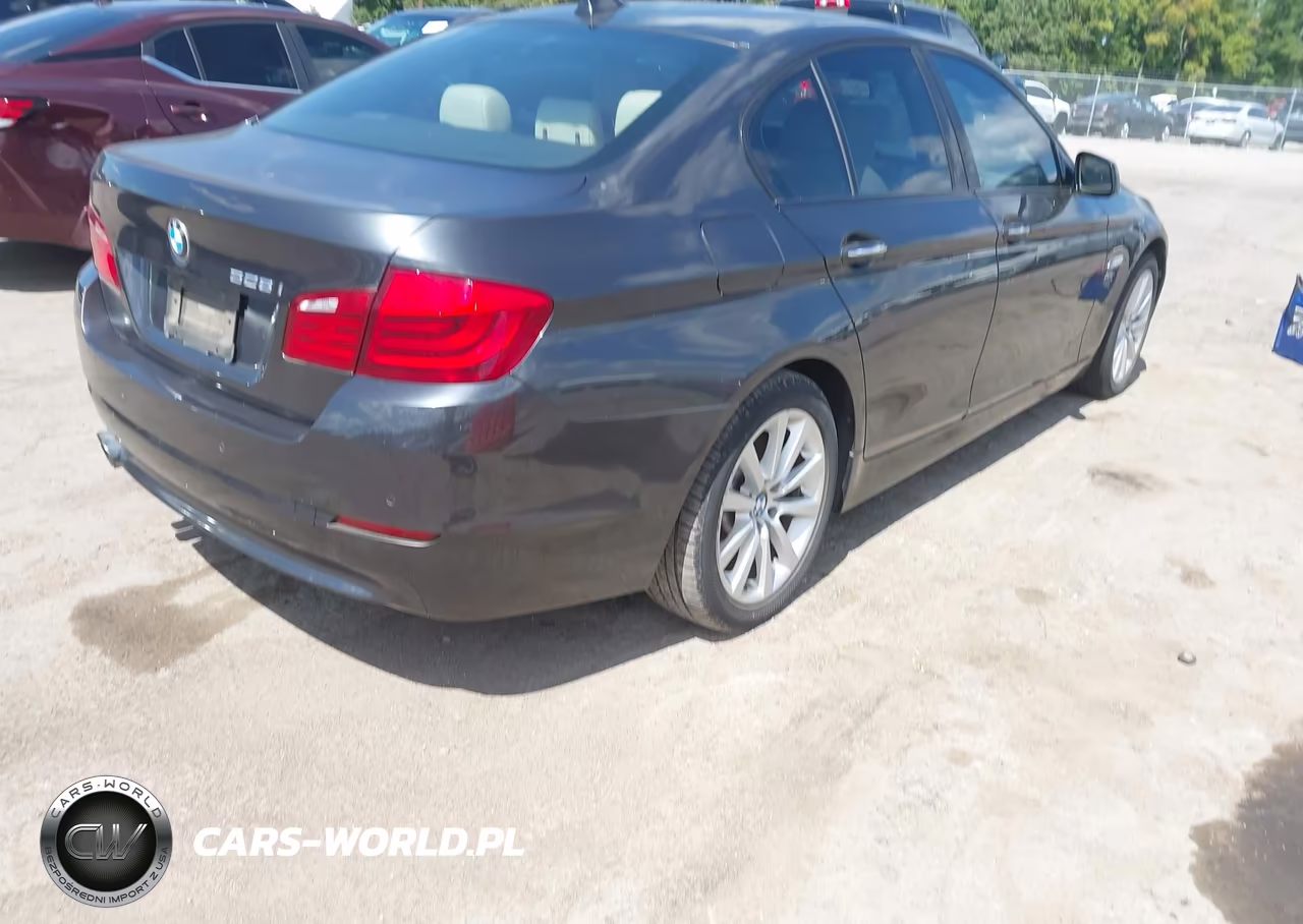 2012 BMW 528I xDrive VIN:WBAXH5C55CDW05377 - 4