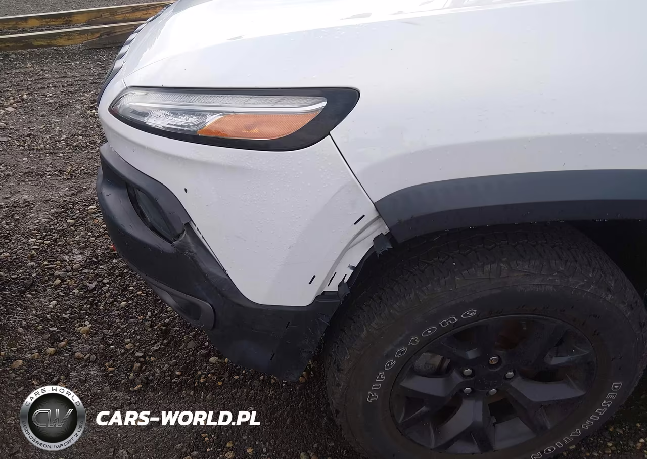 2015 Jeep Cherokee Trailhawk VIN:1C4PJMBS1FW681647 - 6
