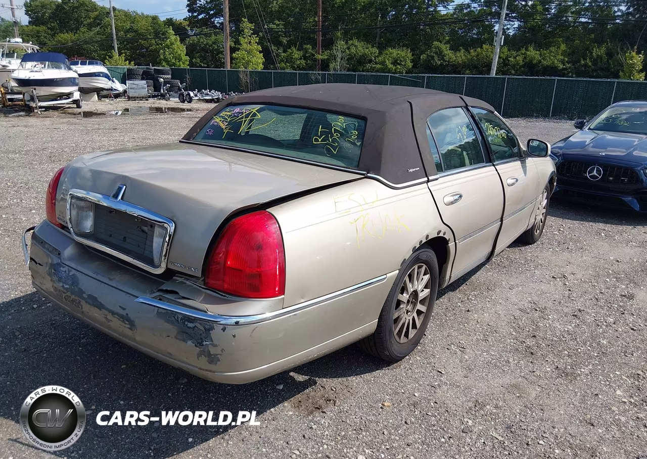 2006 Lincoln Town Car Signature VIN:1LNHM81W66Y632659 - 4