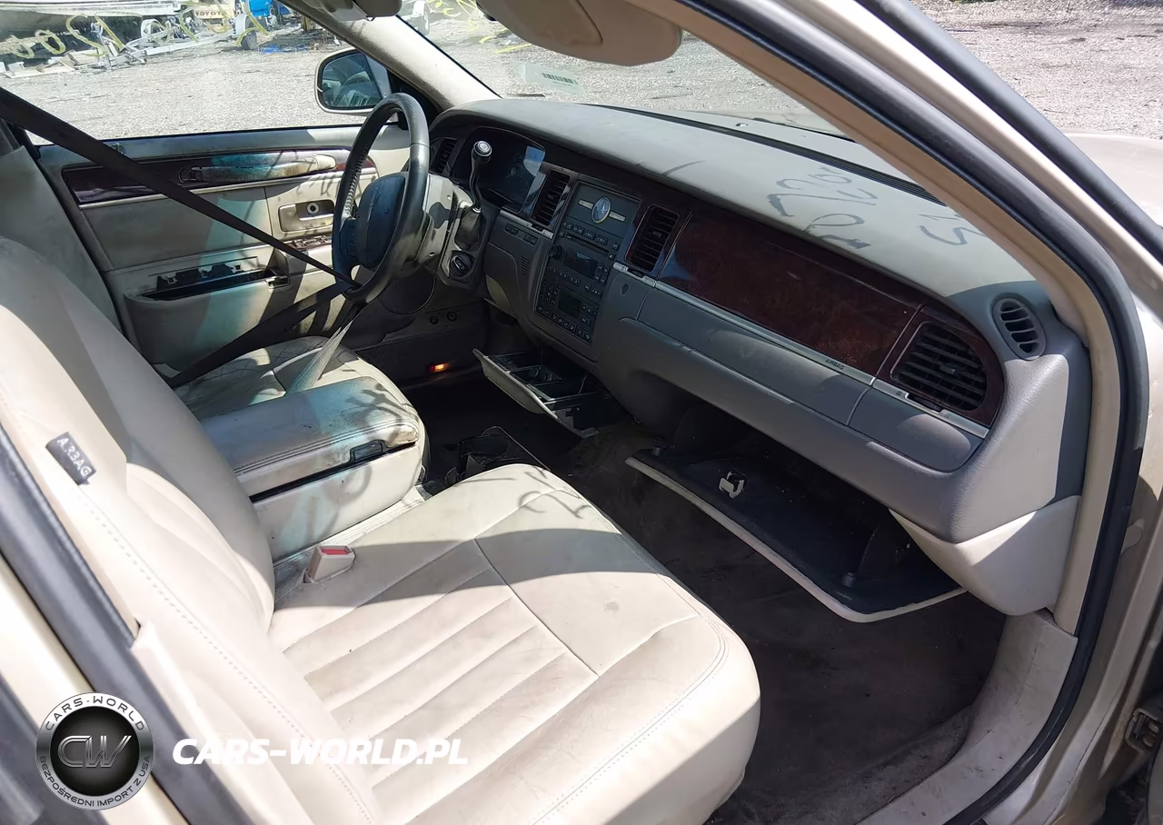 2006 Lincoln Town Car Signature VIN:1LNHM81W66Y632659 - 5