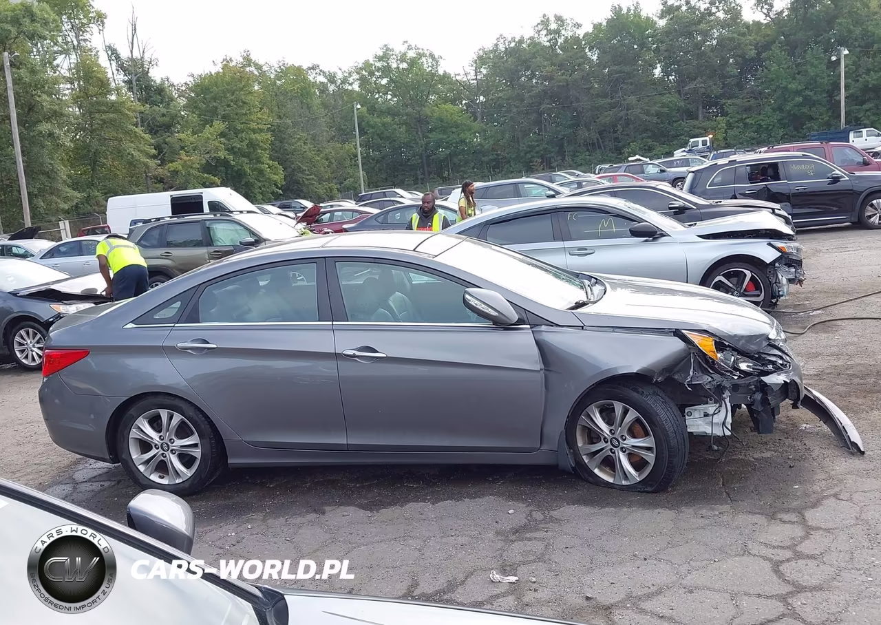 2013 Hyundai Sonata Limited VIN:5NPEC4AC2DH584214 - 13