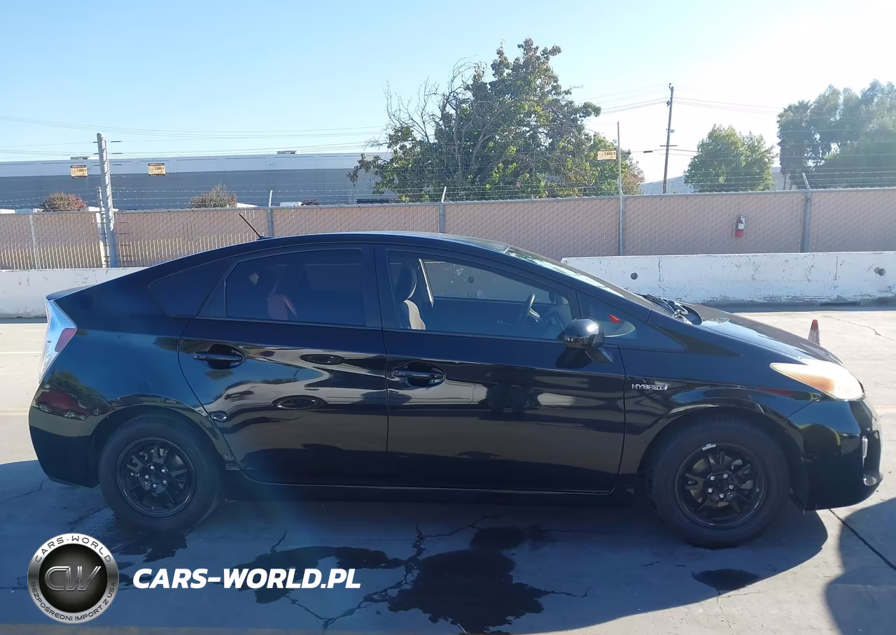 2014 Toyota Prius Three VIN:JTDKN3DU5E1738497 - 13