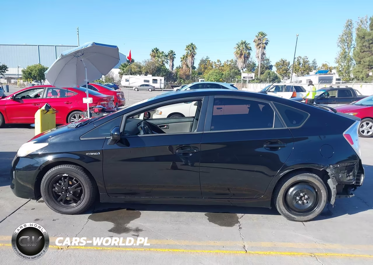 2014 Toyota Prius Three VIN:JTDKN3DU5E1738497 - 14