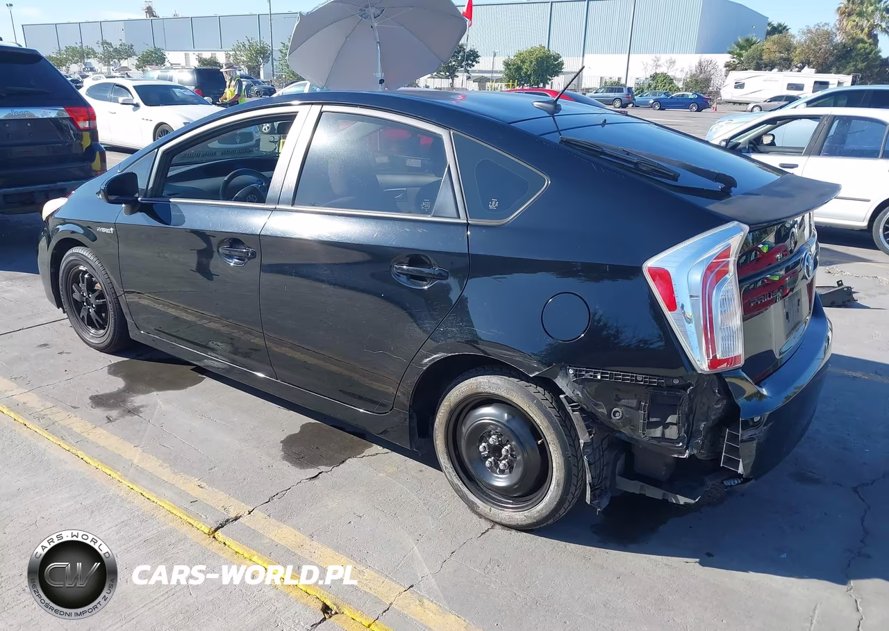 2014 Toyota Prius Three VIN:JTDKN3DU5E1738497 - 3