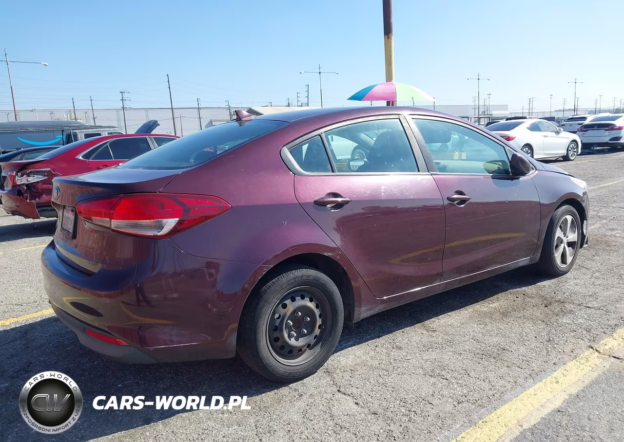 2018 Kia Forte Lx VIN:3KPFK4A71JE220795 - 4