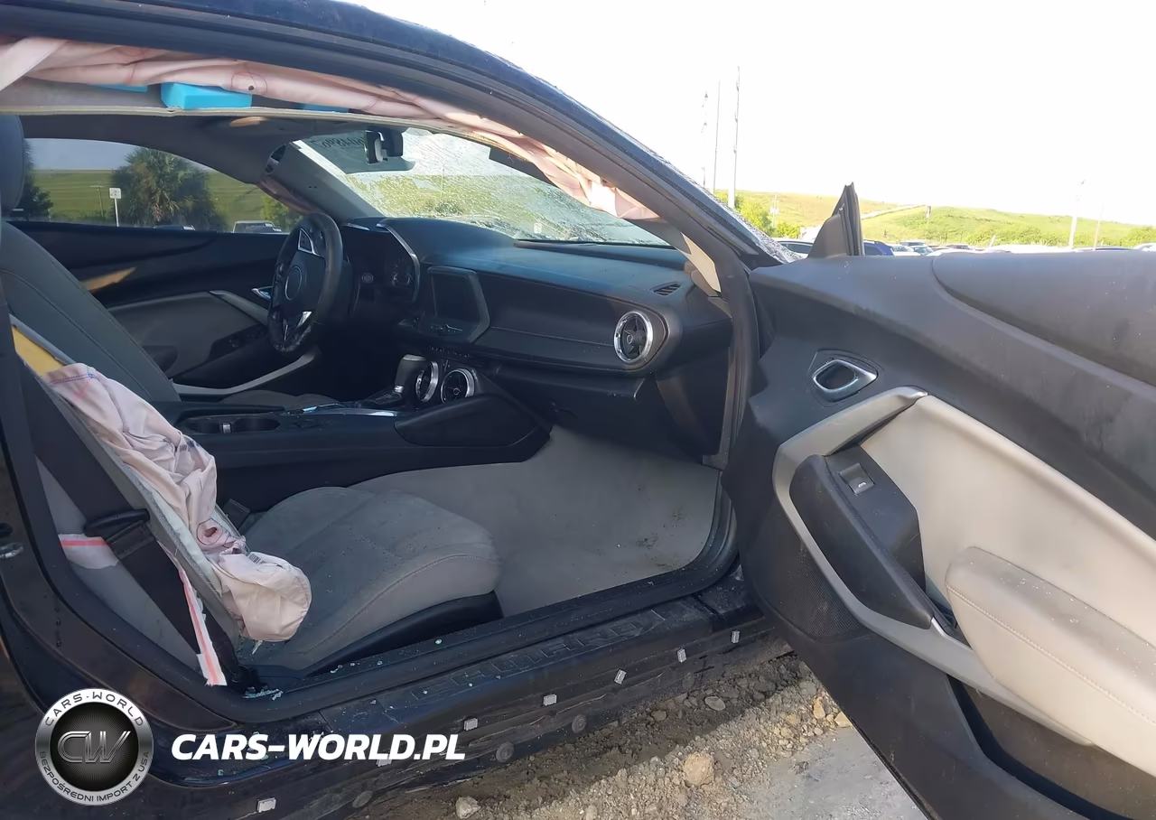 2018 Chevrolet Camaro 1Lt VIN:1G1FB1RS1J0116235 - 5