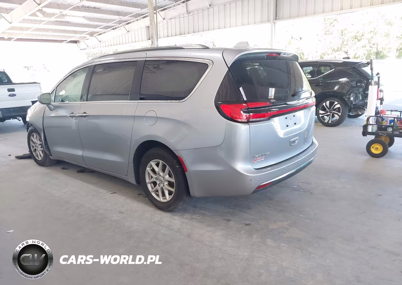 2021 Chrysler Pacifica Touring L VIN:2C4RC1BG5MR576239 - 3