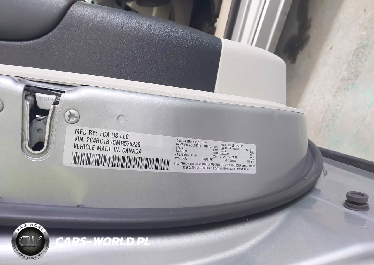 2021 Chrysler Pacifica Touring L VIN:2C4RC1BG5MR576239 - 9