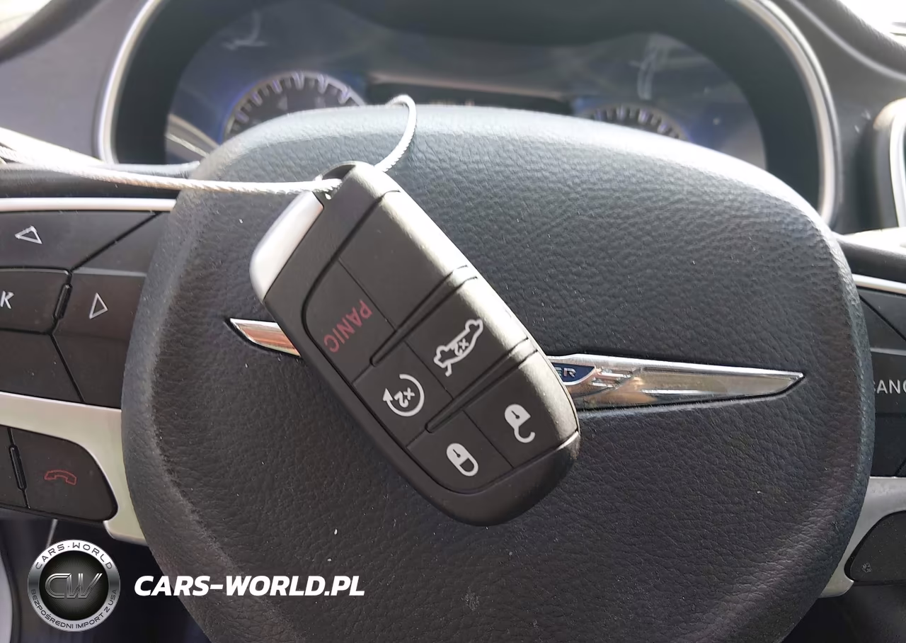 2015 Chrysler 200 Limited VIN:1C3CCCABXFN551994 - 11