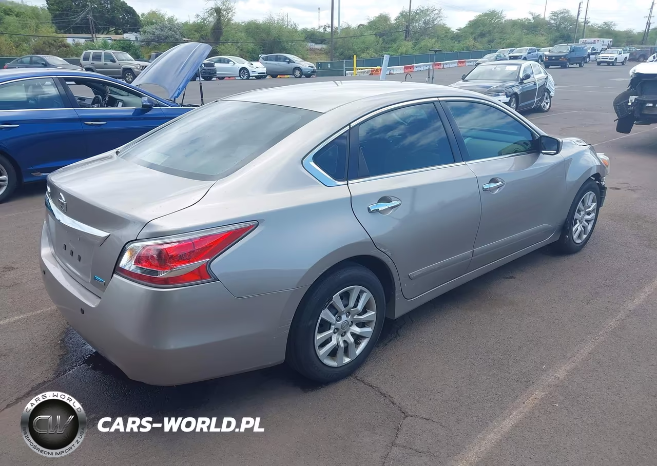 2014 Nissan Altima 2.5 VIN:1N4AL3AP4EC165831 - 4