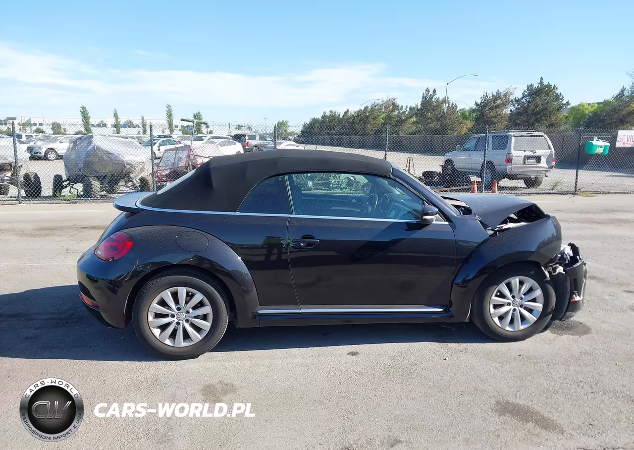 2018 Volkswagen Beetle VIN:3VW5DAAT6JM511412 - 13