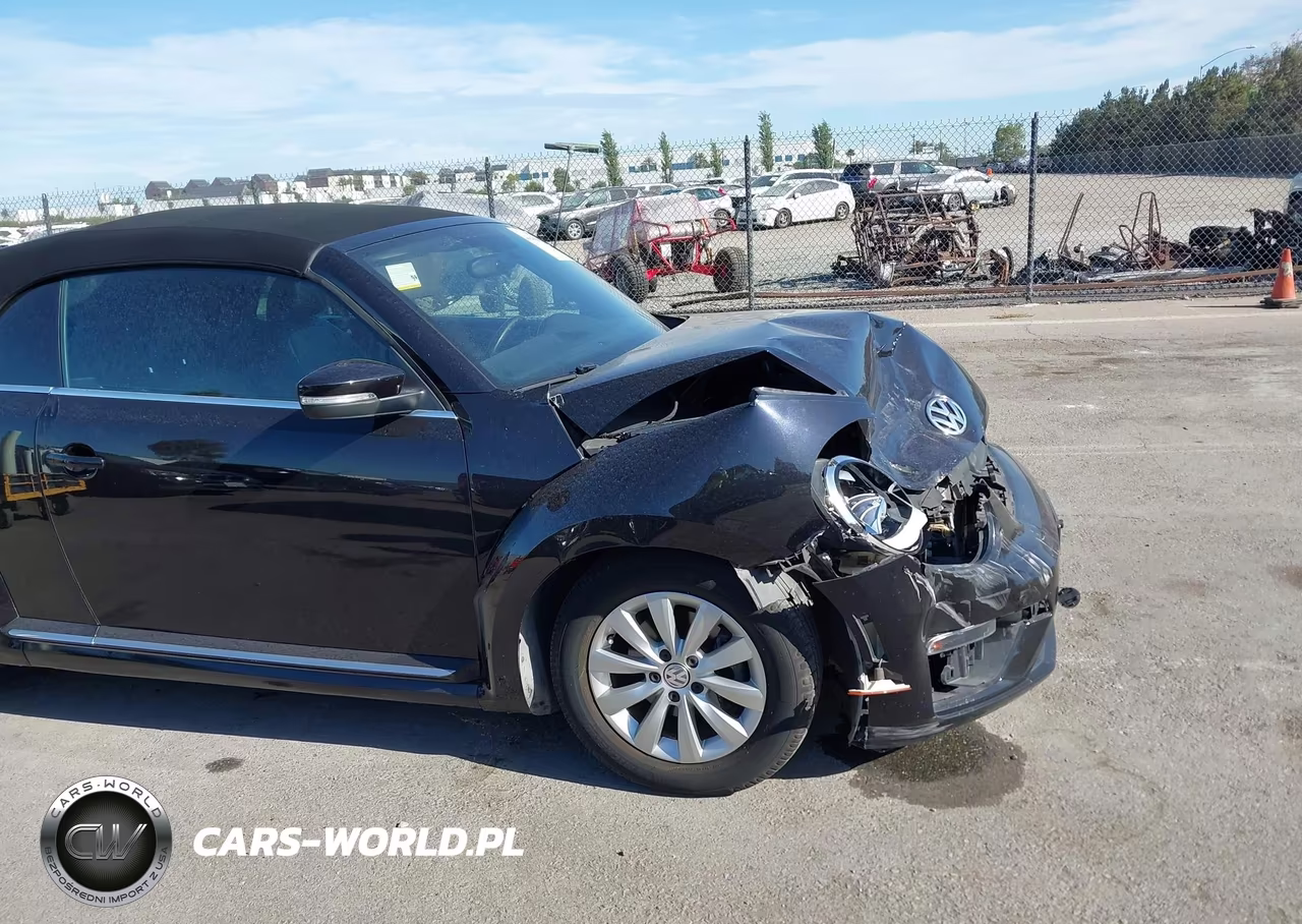2018 Volkswagen Beetle VIN:3VW5DAAT6JM511412 - 18