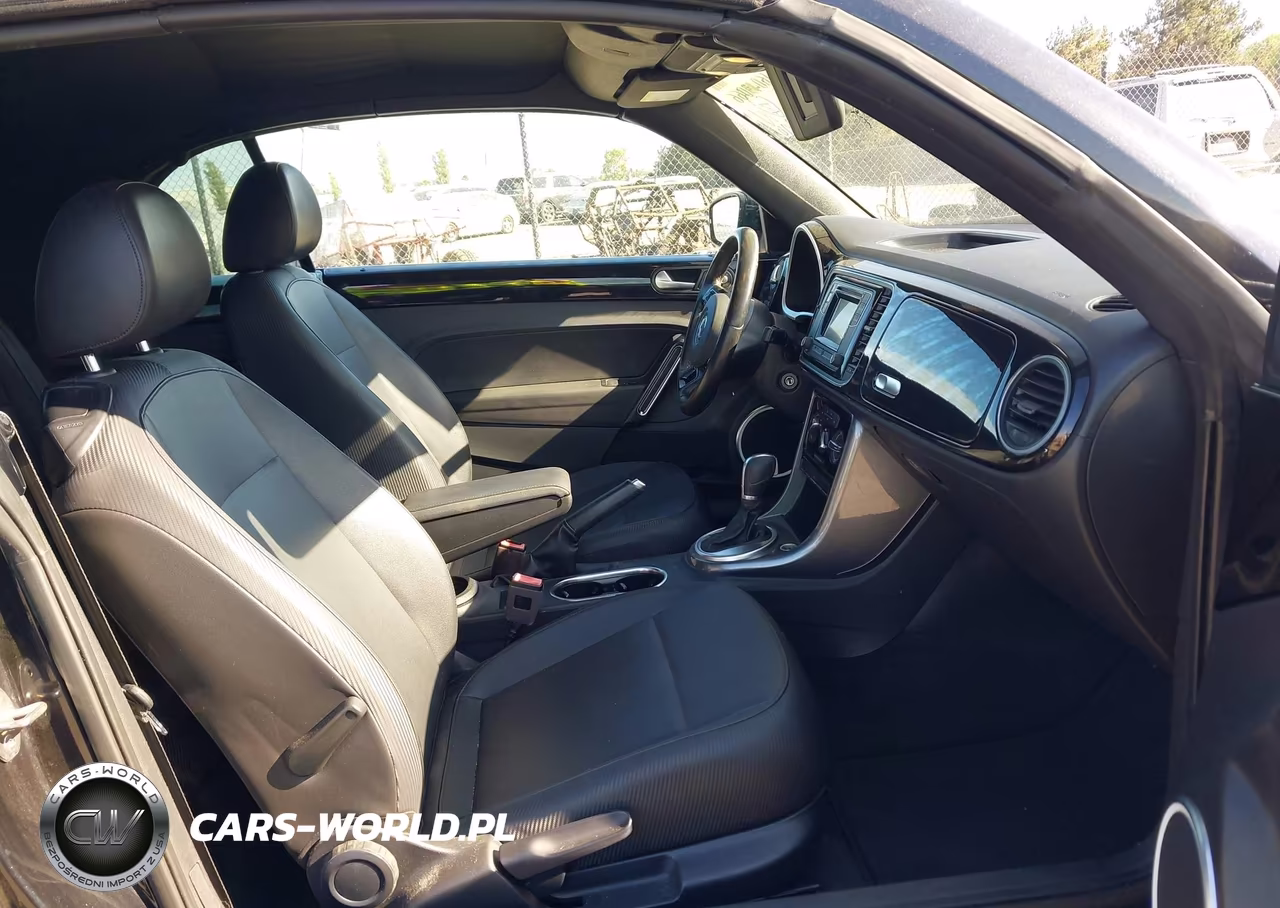 2018 Volkswagen Beetle VIN:3VW5DAAT6JM511412 - 5