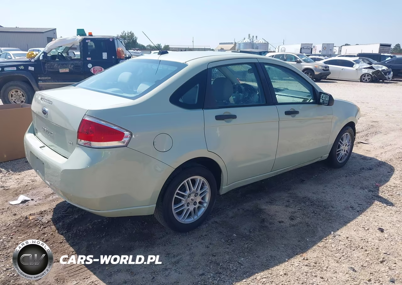 2010 Ford Focus Se VIN:1FAHP3FN5AW170801 - 4
