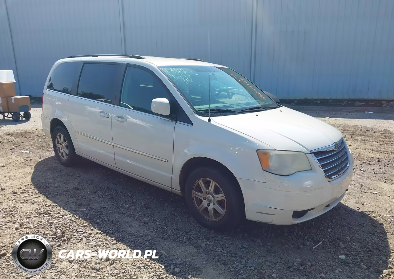 2010 Chrysler Town & Country Touring – zdjęcie 1 z 12