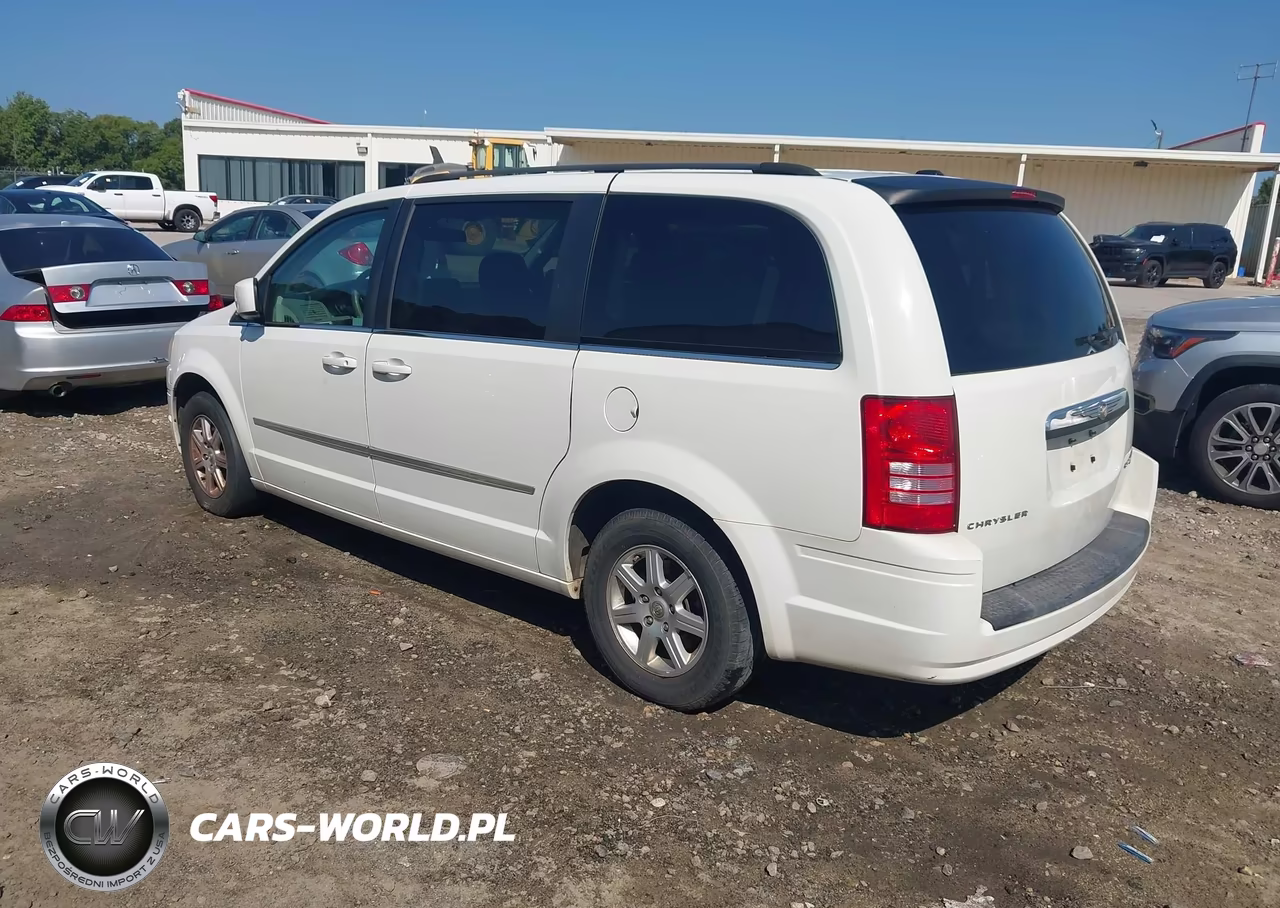2010 Chrysler Town & Country Touring VIN:2A4RR5D13AR232249 - 3