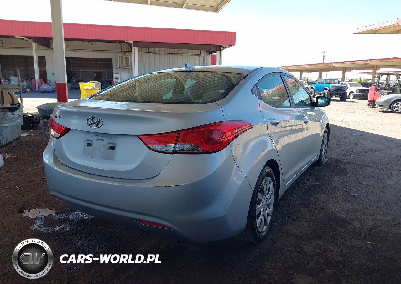2011 Hyundai Elantra Gls VIN:5NPDH4AE2BH042350 - 4