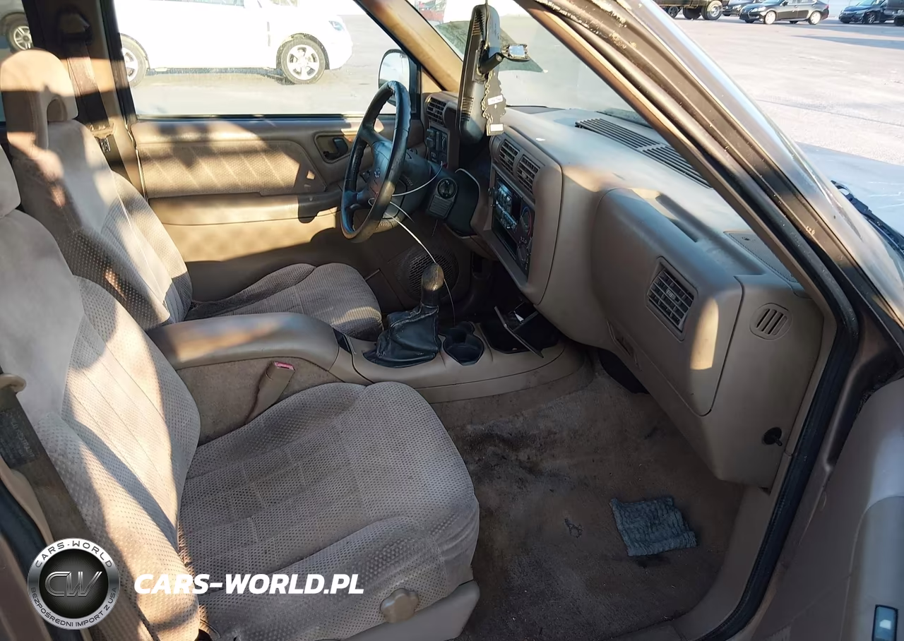 1997 Chevrolet Blazer Ls VIN:1GNCS13W7V2144015 - 5