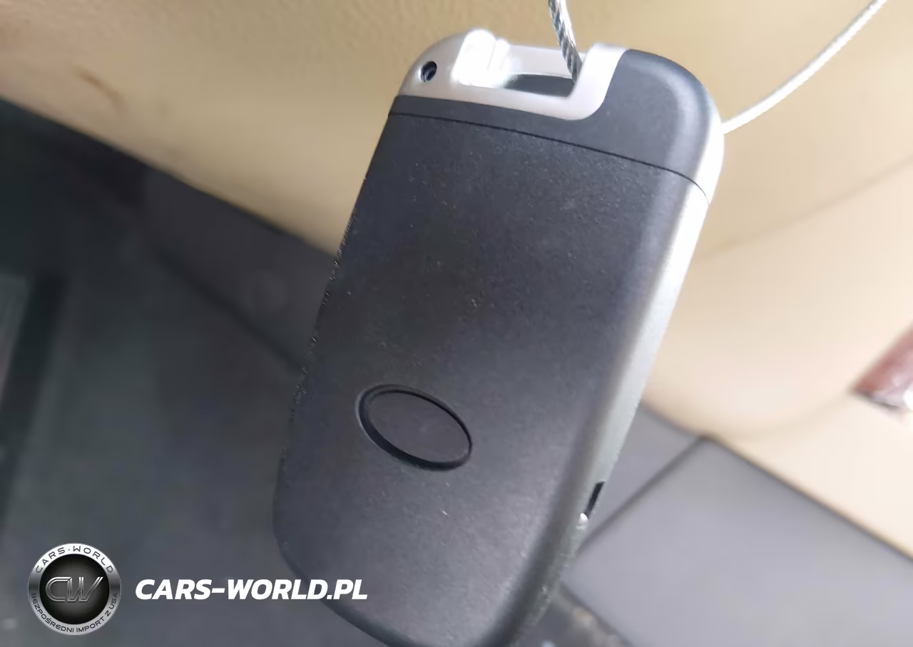 2013 Hyundai Genesis 3.8 VIN:KMHGC4DD4DU252970 - 11