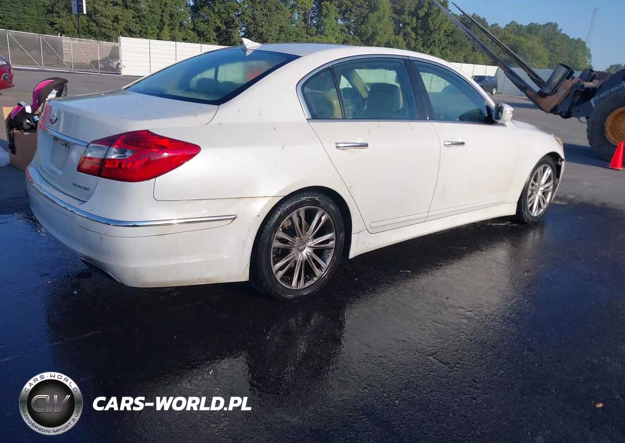 2013 Hyundai Genesis 3.8 VIN:KMHGC4DD4DU252970 - 4