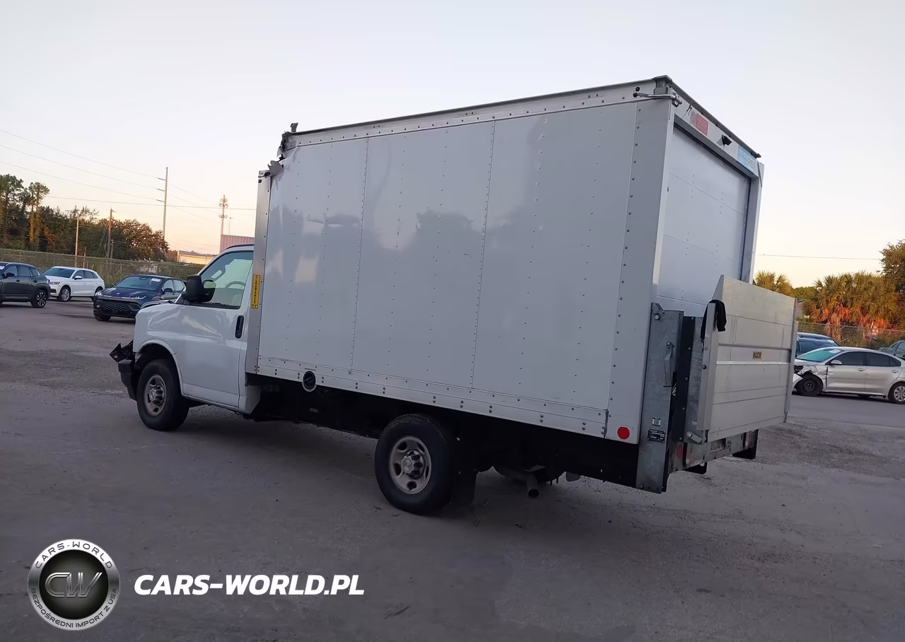 2024 Chevrolet Express Cutaway Work Van VIN:1GB0GRFP9R1159115 - 3