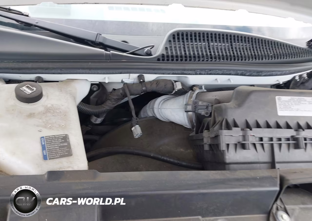 2024 Chevrolet Express Cutaway Work Van VIN:1GB0GRFP9R1159115 - 9