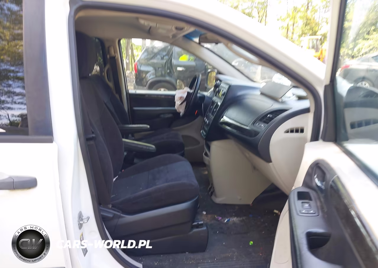 2014 Ram Cargo Tradesman VIN:2C4JRGAGXER131058 - 5