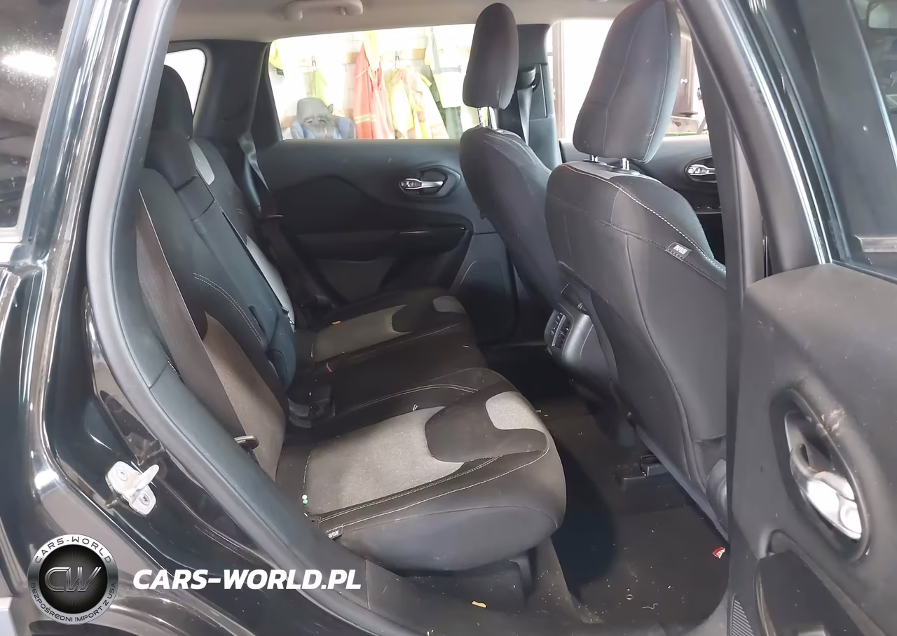 2014 Jeep Cherokee Latitude VIN:1C4PJMCS0EW121373 - 8