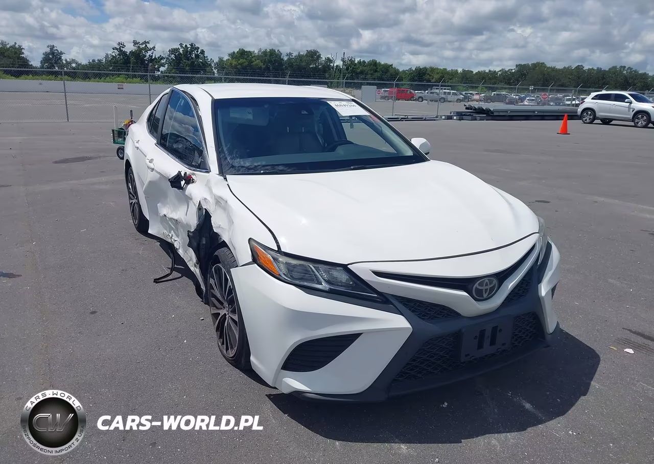 2018 Toyota Camry Se – zdjęcie 1 z 16