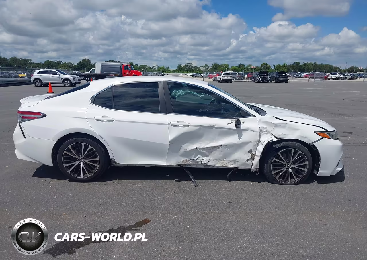 2018 Toyota Camry Se VIN:4T1B11HK7JU546950 - 13