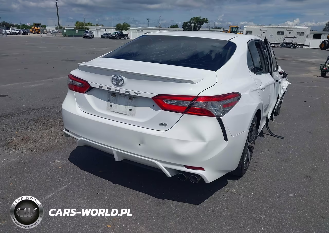 2018 Toyota Camry Se VIN:4T1B11HK7JU546950 - 4