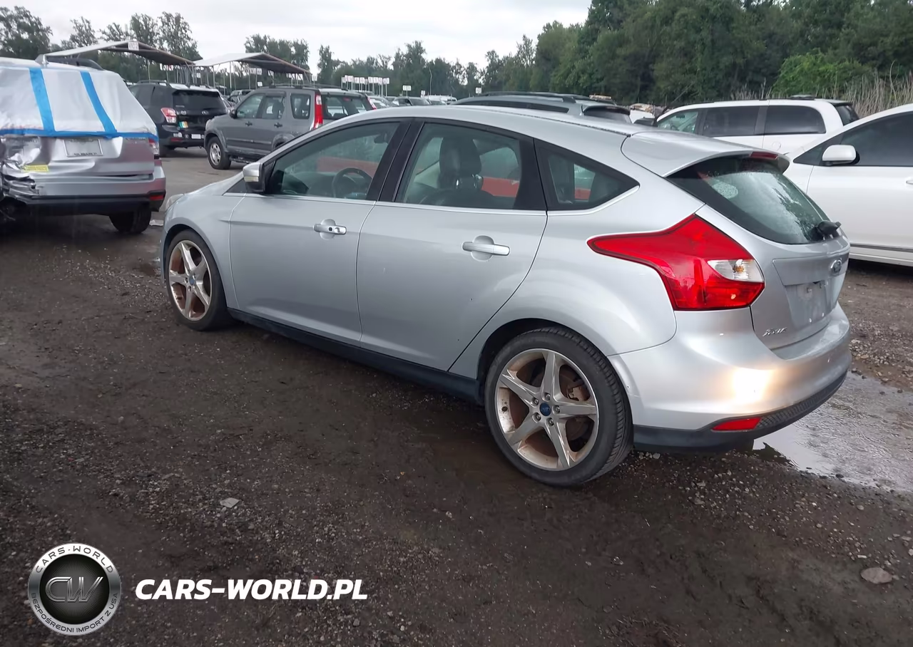 2012 Ford Focus Titanium VIN:1FAHP3N2XCL298835 - 3