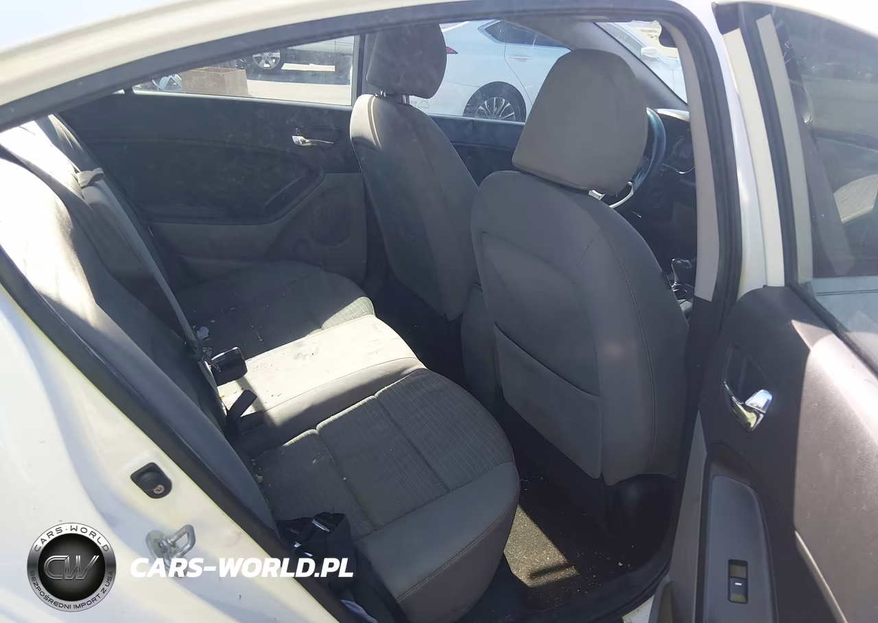 2015 Kia Forte Lx VIN:KNAFX4A61F5393824 - 8