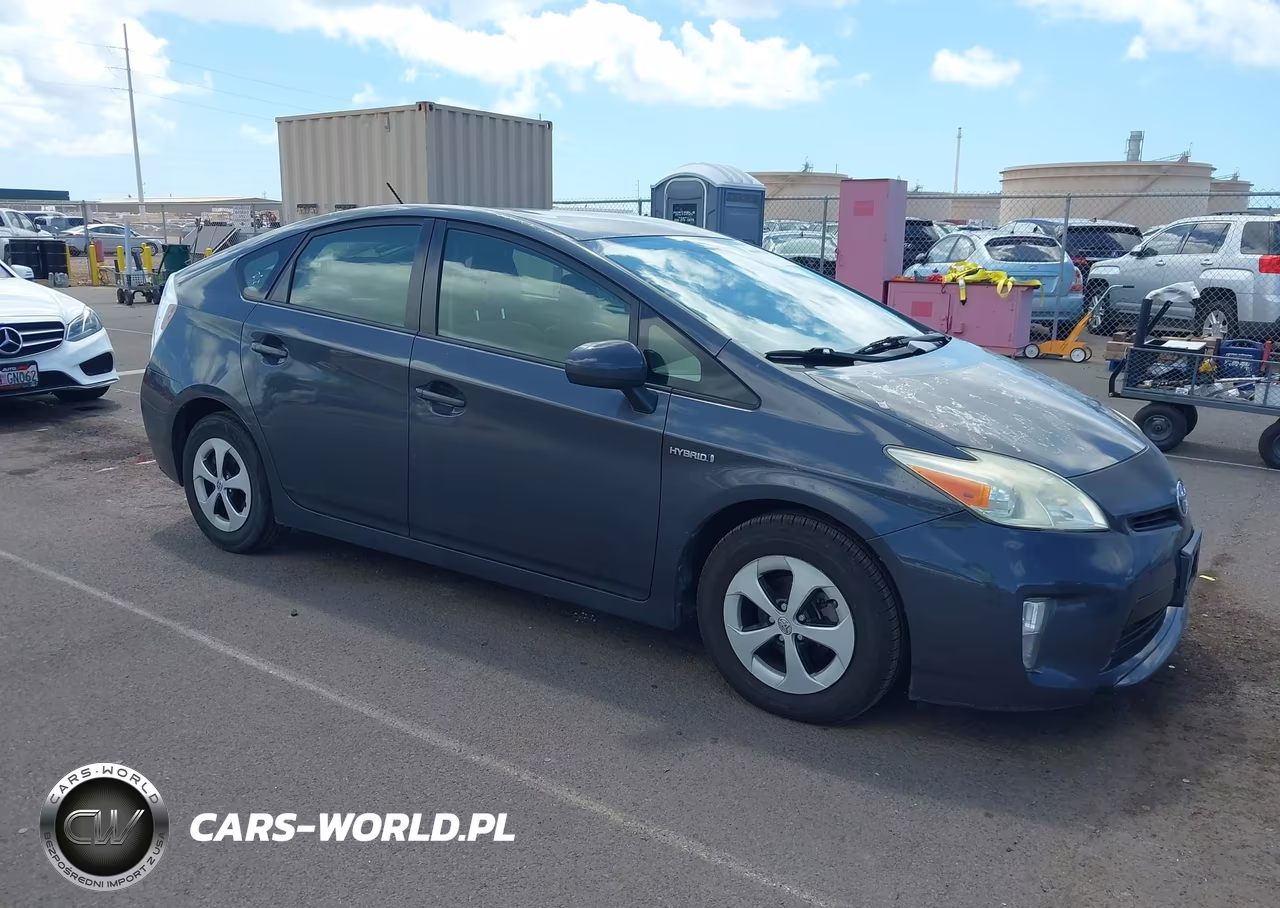 2014 Toyota Prius Three – zdjęcie 1 z 16