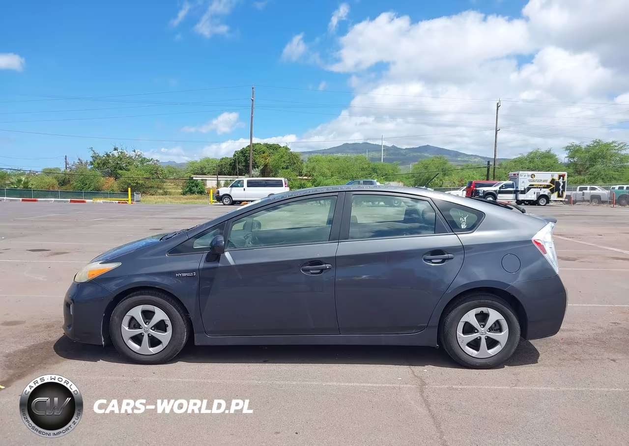 2014 Toyota Prius Three VIN:JTDKN3DUXE0371358 - 14