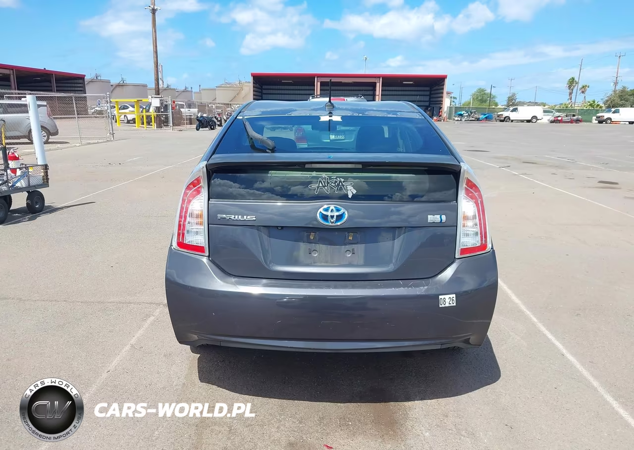2014 Toyota Prius Three VIN:JTDKN3DUXE0371358 - 16