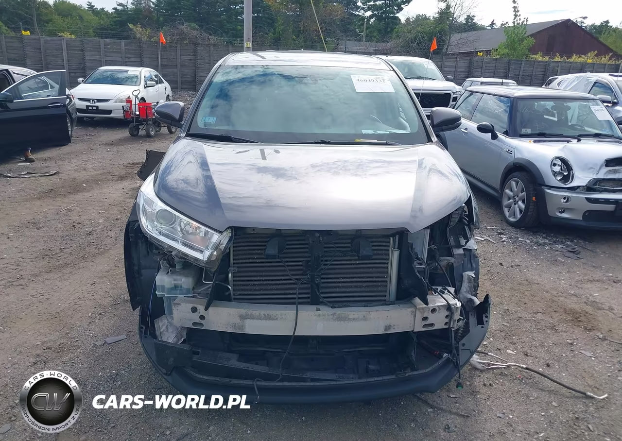 2018 Toyota Highlander Le Plus VIN:5TDBZRFH2JS866295 - 12