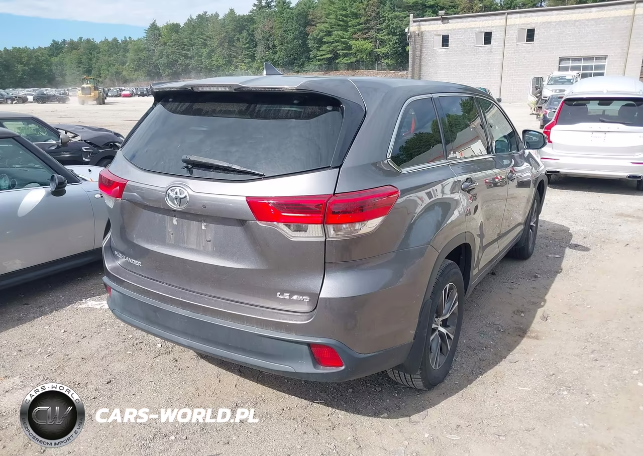 2018 Toyota Highlander Le Plus VIN:5TDBZRFH2JS866295 - 4