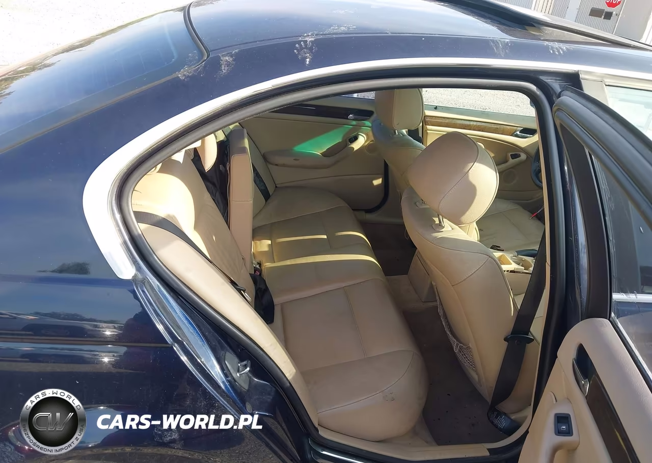 2003 BMW 330Xi VIN:WBAEW53453PG21066 - 8