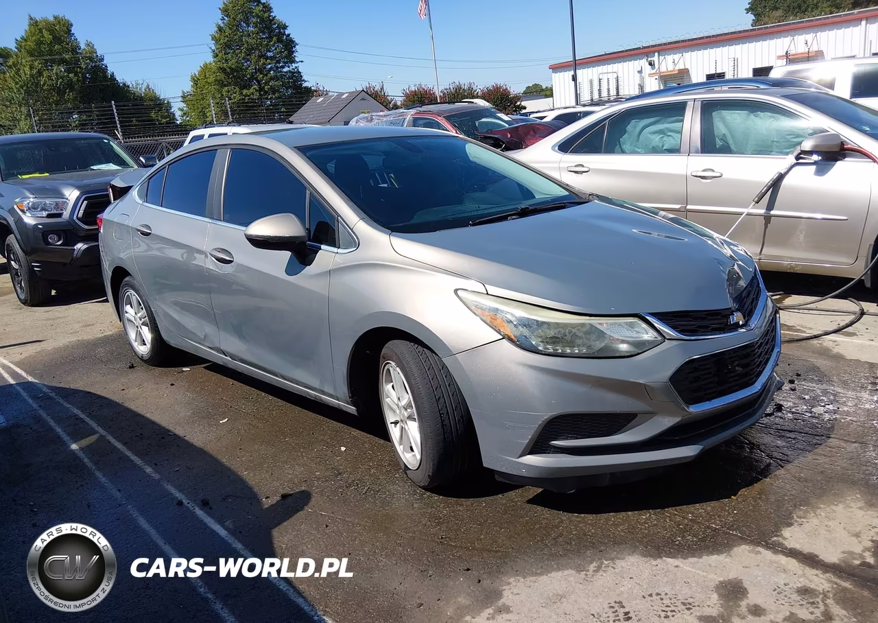 2017 Chevrolet Cruze Lt Auto – zdjęcie 1 z 17