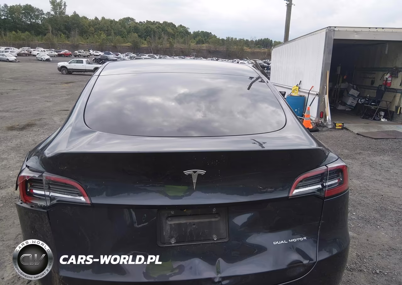 2025 Tesla Model Y Long Range Dual Motor All-Wheel Drive VIN:7SAYGDEE1SA342605 - 16
