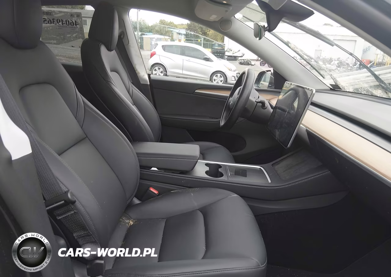 2025 Tesla Model Y Long Range Dual Motor All-Wheel Drive VIN:7SAYGDEE1SA342605 - 5