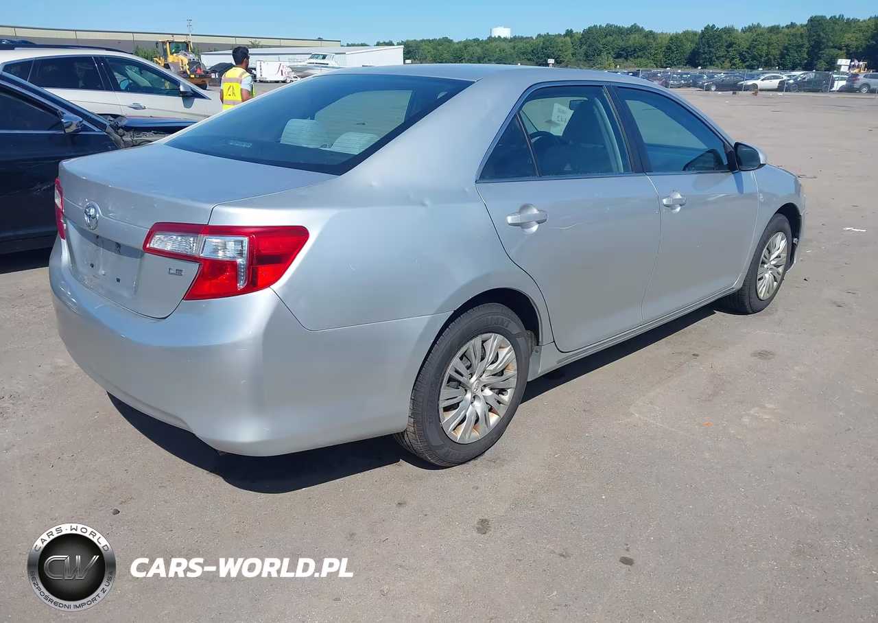 2013 Toyota Camry Le VIN:4T1BF1FK8DU231325 - 4