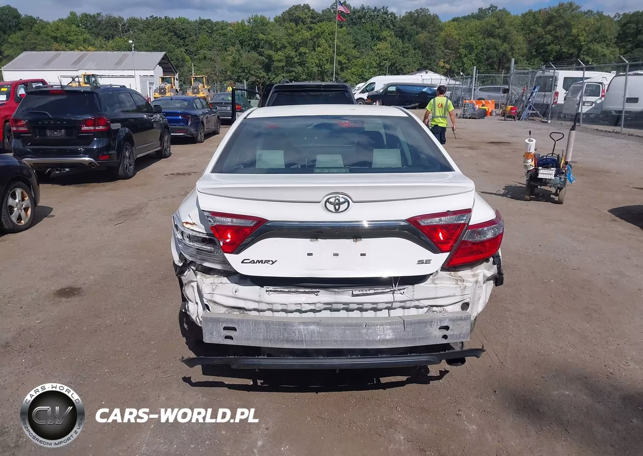 2016 Toyota Camry Se VIN:4T1BF1FK1GU151112 - 16