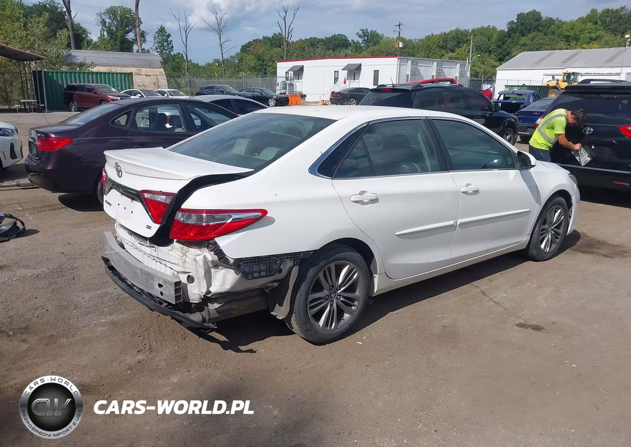 2016 Toyota Camry Se VIN:4T1BF1FK1GU151112 - 4