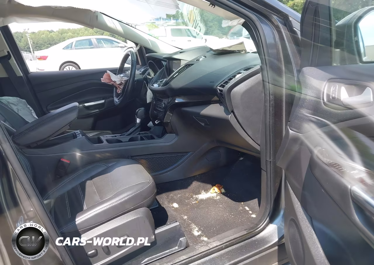 2017 Ford Escape Titanium VIN:1FMCU0JD9HUD06679 - 5